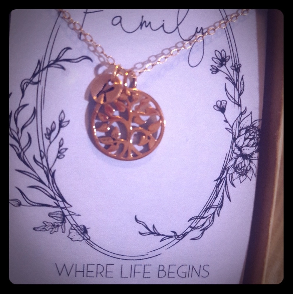 Personilized Stamped Family Tree Necklace.